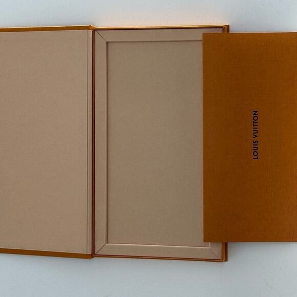 Louis Vuitton Gift Card Box. Empty. Comes with envelopes.  Magnetic closure Auth - Picture 5 of 13